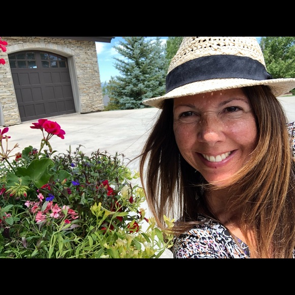 Meet your Posher, Lori ann - Picture 1 of 1